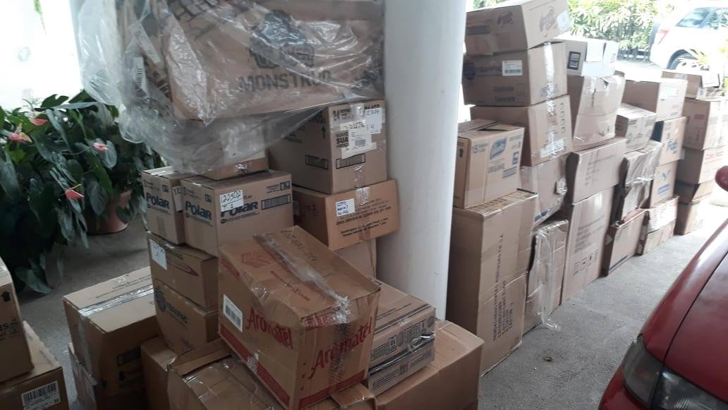 Donación de los Almacenes Tía, para agasajar a 780 niños en el mes de Diciembre. Donación de los Almacenes Tía, para agasajar a 780 niños en el mes de Diciembre.