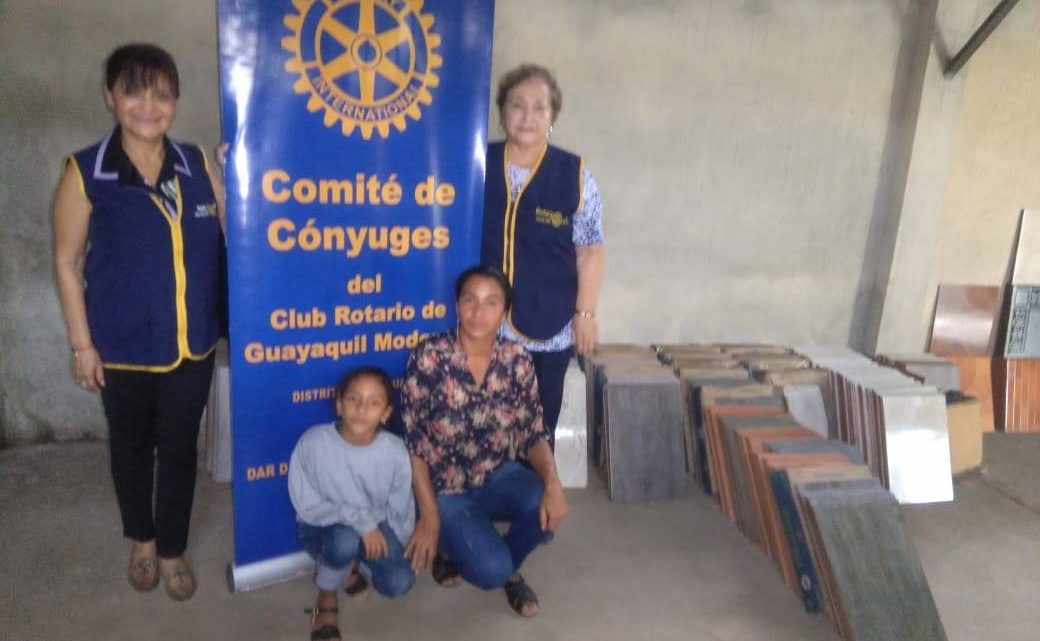 El Comité de Cónyuges del Club Rotario de Guayaquil Moderno realiza la donación de materiales para adecuación de vivienda para personas vulnerables. El Comité de Cónyuges del Club Rotario de Guayaquil Moderno realiza la donación de materiales para adecuación de vivienda para personas vulnerables.