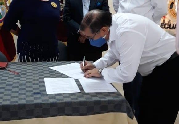 Entrega de pruebas rápidas de covid19 a la Ilustre Municipalidad de Guayaquil, por parte de  Clubes Rotarios de la ciudad.