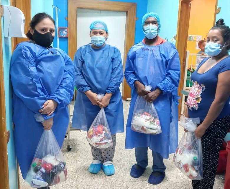 Entrega de kits de alimentos a Fundación Fuerza Dorian.